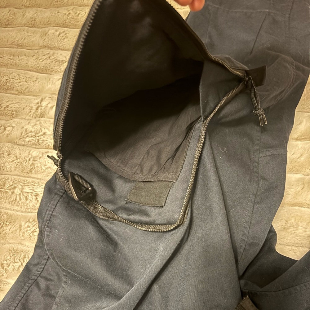 Nike ACG Midnight Cargo Pants - Picture 4 of 6